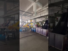 Aufnahmen vor Ort des Produktionsprozesses der eigenen Stofffabrik der Jiarui Textile Company